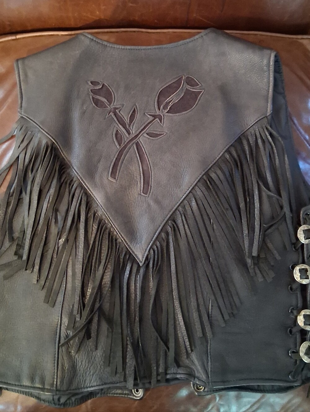 Fringed Black Leather BRANDED GARMENTS Vest with Floral Inlay. XL. USA. - Picture 2 of 8